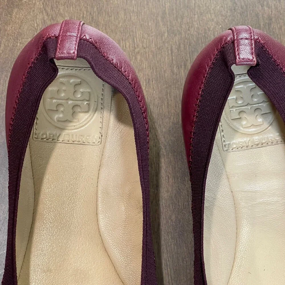 TORY BURCH Caroline 2 Leather Ballet Flat Women's Size 7M Gold Logo Wild Plum‎